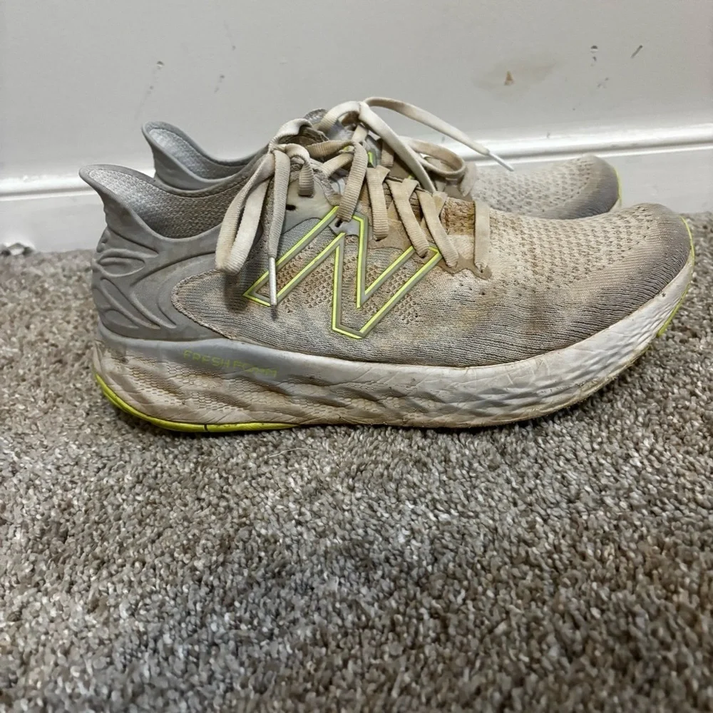 New Balance Women Fresh Foam 1080v11 running shoes White Bleached Lime Glow 10.5